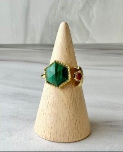 Anillo de malaquita